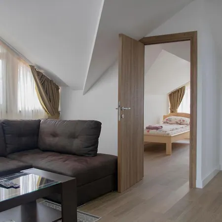 Rajacki Konaci 3* Polom